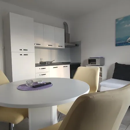 Apartment Providenca - - Close To